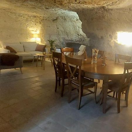 Troglo Entre Caves Et Chateaux Montlouis-sur-Loire Exterior photo
